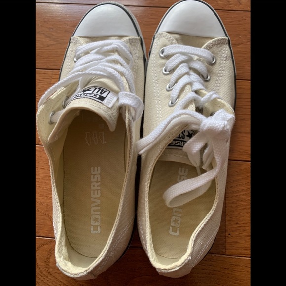🏵Women’s Tan Converse All Star🏵 - Picture 5 of 12